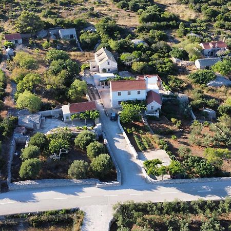 Betini Apartments - Authentic Island Escape Комижа Екстер'єр фото