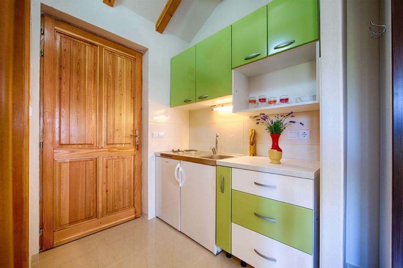 Betini Apartments - Authentic Island Escape Комижа Екстер'єр фото