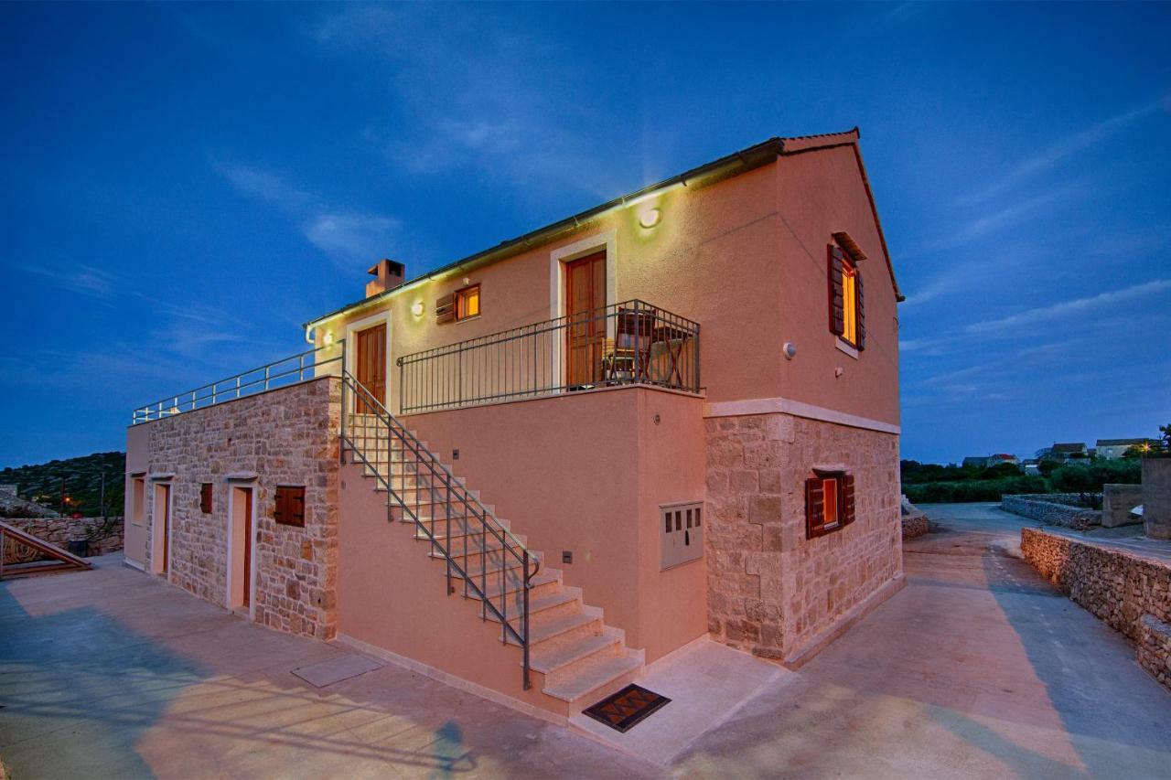 Betini Apartments - Authentic Island Escape Комижа Екстер'єр фото