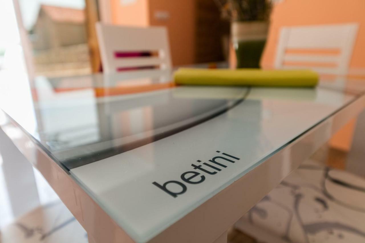 Betini Apartments - Authentic Island Escape Комижа Екстер'єр фото